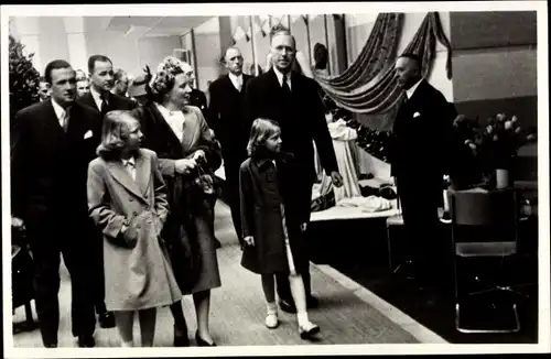 Ak Königin Juliana mit Prinzessin Beatrix in Utrecht, 1949