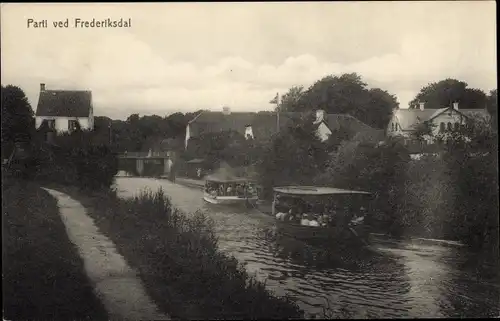 Ak Frederiksdal Dänemark, Flusspartie, Boote, Häuser
