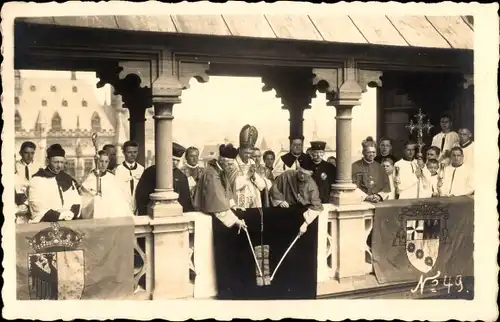 Ak Aachen in Nordrhein Westfalen, Klerus, Messe, Wappen, Fahne