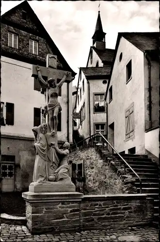 Ak Bernkastel Kues an der Mosel, Kapuzinerkreuz, Kirche