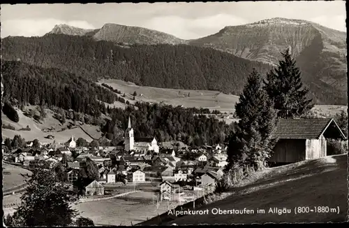 Ak Oberstaufen im Allgäu, Ortspanorama, Gebirge