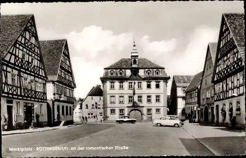 Ak Röttingen an der Tauber Unterfranken, Marktplatz, Fachwerk