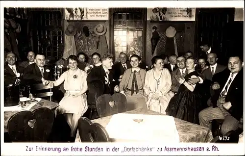 Foto Ak Assmannshausen Rüdesheim am Rhein, frohe Stunden in der Dorfschänke