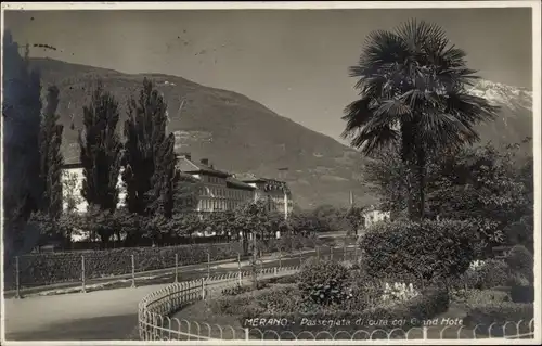 Ak Meran Merano Südtirol, Straßenpartie, Grand Hotel