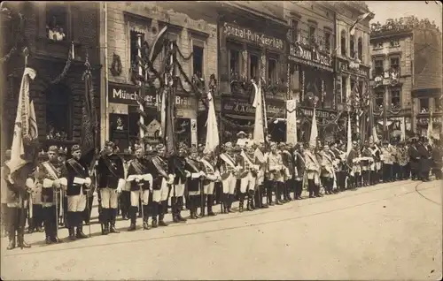 Studentika Ak München, Studenten, Fahnen, Fest, Geschäfte