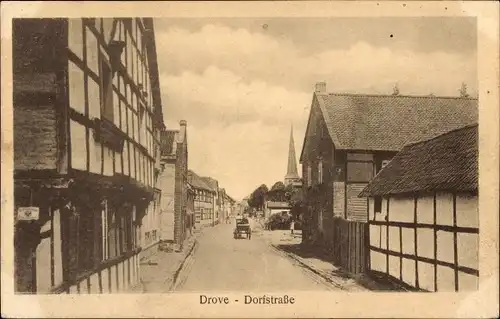 Ak Drove Kreuzau in der Eifel, Dorfstraße, Fachwerkhäuser, Kirchturm