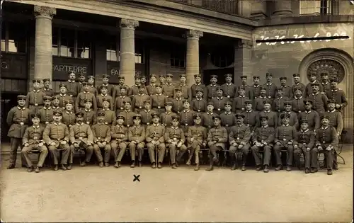 Foto Ak Frankfurt am Main, Fuß-Artillerie Munitions Kraftwagen Kolonne 802, Festhalle, 1916