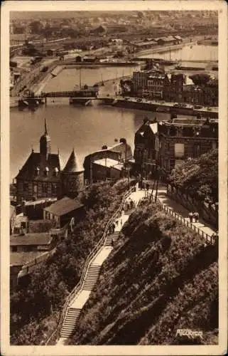 Ak Le Tréport Seine Maritime, Rathaus, Treppen und der Hafen