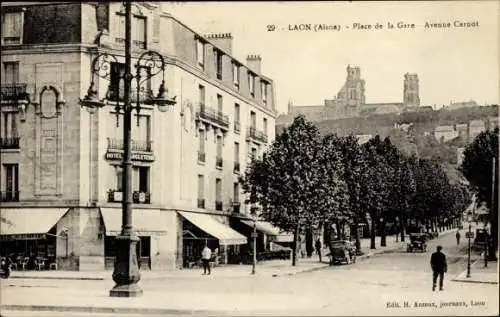 Ak Laon-Aisne, Place de la Gare, Avenue Carnot