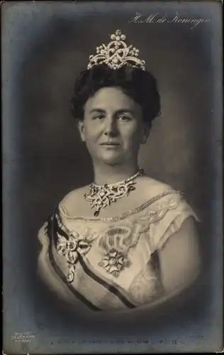 Ak Königin Wilhelmina der Niederlande, Krone, Schmuck, Portrait