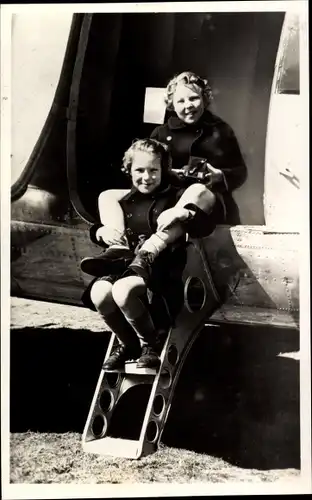 Ak Prinzessin Beatrix der Niederlande, Prinzessin Irene, Flugzeug, 1948