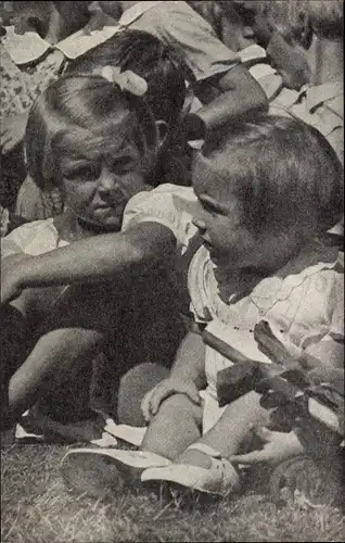 Foto Ak Prinzessin Beatrix der Niederlande, Soestdijk 1945