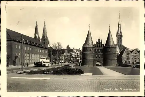 Ak Hansestadt Lübeck, Holstentor, Platz, Doppeldeckerbus