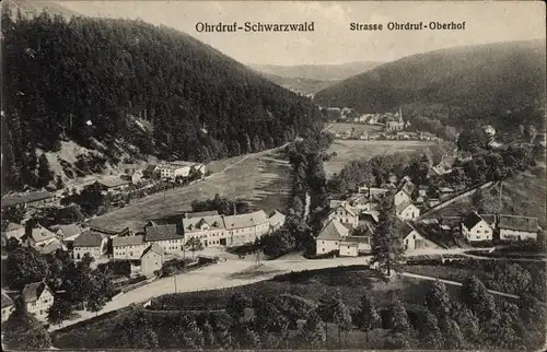 Ak Schwarzwald Ohrdruf in Thüringen, Strasse Ohrdruf-Oberhof, Ortsansicht