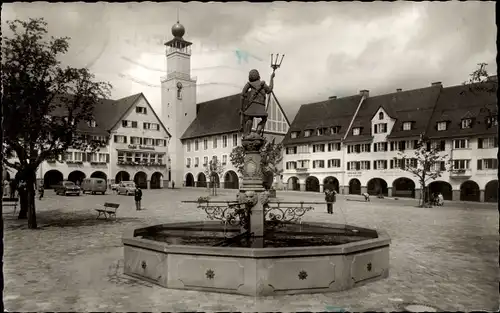 Ak Freudenstadt im Schwarzwald, Neues Rathaus, Neptunbrunnen