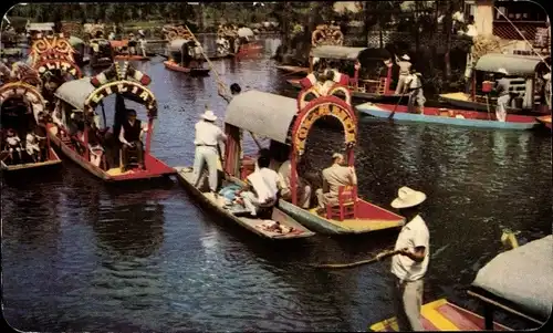 Ak Xochimilco Mexiko-Stadt Mexiko, schwimmende Gärten in Fahrt, Fahrgäste