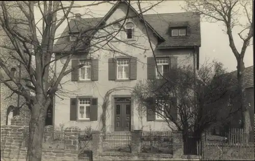 Foto Ak Rengsdorf im Westerwald, Partie an einem Wohnhaus