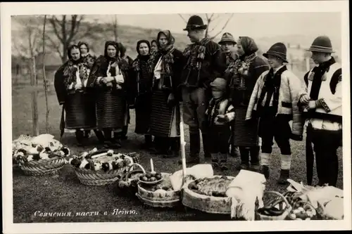 Ak Jassinja Kőrösmező Jasina Ukraine, Glückwunsch Ostern, Personen in Trachten, Ostereier