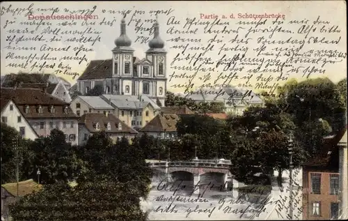 Ak Donaueschingen im Schwarzwald, Partie an der Schützenbrücke, Kirche