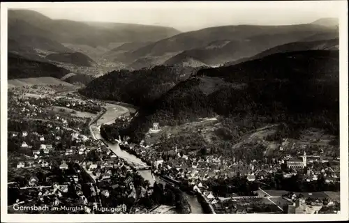 Ak Gernsbach im Murgtal Schwarzwald, Totalansicht, Fliegeraufnahme