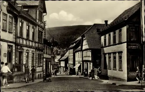 Ak Ruhla in Thüringen, Untere Lindenstraße, Passanten