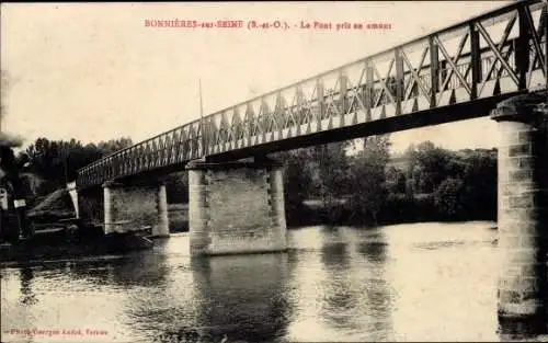 Ak Bonnieres sur Seine Yvelines, Brücke flussaufwärts aufgenommen