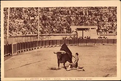 Ak Nîmes Gard, Stierkampf, Corrida, ein Muleta-Pass auf den Knien