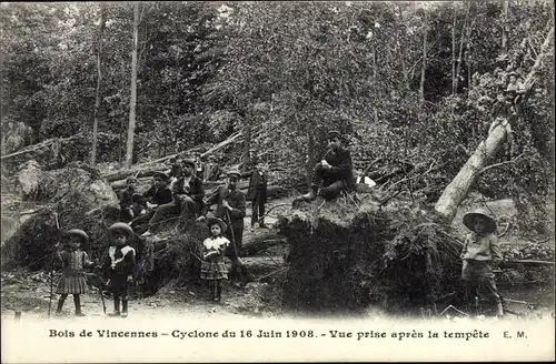 Ak Paris XII Bois de Vincennes, Zyklon 1908, Aufnahme nach dem Sturm