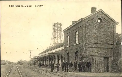 Ak Comines Wallonien Hennegau, Bahnhof, Gleisseite