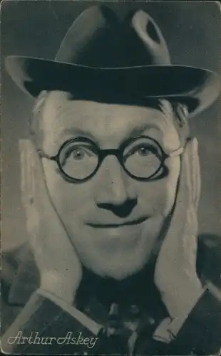 Ak Schauspieler Arthur Askey, Portrait, Hut, Brille