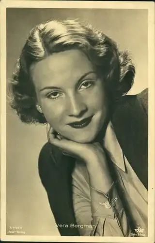Ak Schauspielerin Vera Bergmann, Portrait