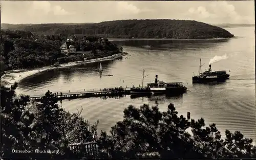 Ak Glücksburg an der Ostsee, Dampfer an der Anlegestelle