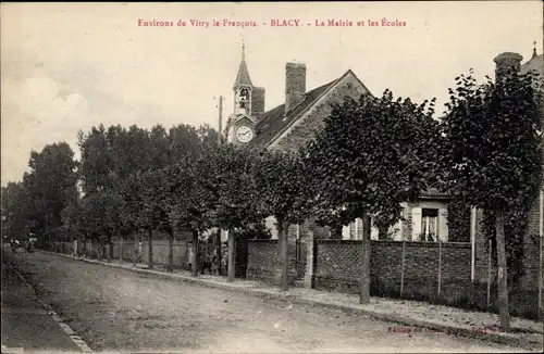 Ak Blacy Vitry le François Marne, Das Rathaus, Die Schulen