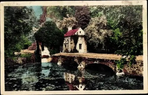 Ak Coulommiers Seine et Marne, Park des alten Schlosses, Le Pont