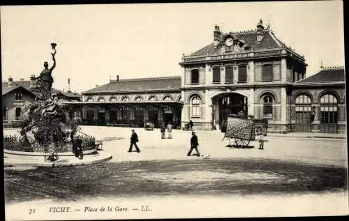 Ak Vichy Allier, Place de la Gare