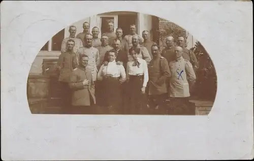 Foto Ak Brandenburg an der Havel, Deutsche Soldaten in Uniform, Gruppenbild