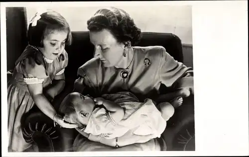 Ak Juliana der Niederlande, Prinzessinnen Margriet und Marijke, 1948