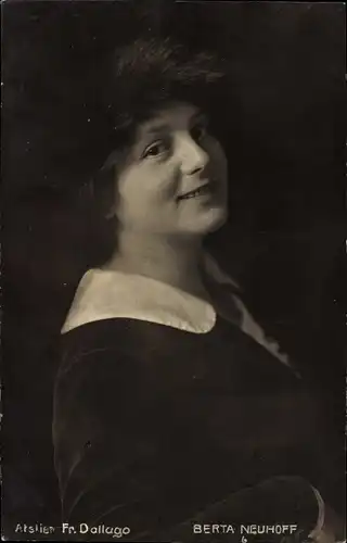 Foto Ak Schauspielerin Berta Neuhoff, Portrait