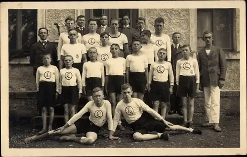 Foto Ak Löwenhain Lauenstein Altenberg im Erzgebirge, Gruppenporrtrait, Walter Lehmann