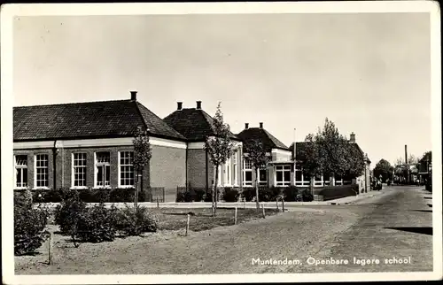 Ak Muntendam Groningen Niederlande, Öffentliche Grundschule