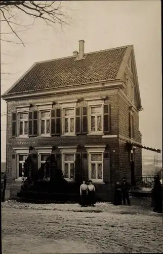 Foto Ak Hasten Remscheid im Bergischen Land, Wohnhaus, Hausbewohner