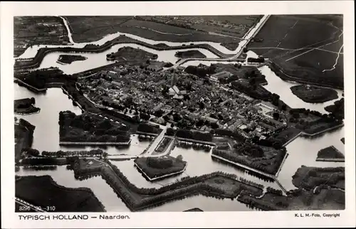 Ak Naarden Nordholland Niederlande, Panorama, Fliegeraufnahme