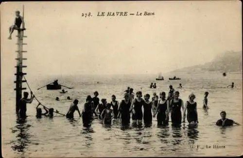 Ak Le Havre Seine Maritime, Strand, Badegäste in Schwimmkleidung