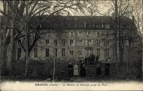 Ak Braine-Aisne, Altersheim aus dem Park