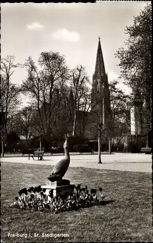 Ak Freiburg im Breisgau, Stadtgarten, Kirche, Plastik, Sockelinschrift