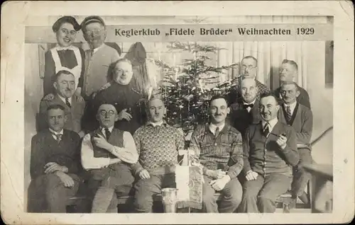 Ak Geising Altenberg im Erzgebirge, Gruppenportrait, Keglerklub Fidele Brüder, Weihnachten 1929