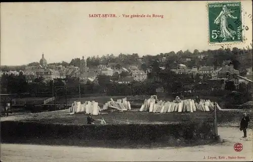 Ak Saint Sever Calvados, Vue générale du Bourg, Grabplatten