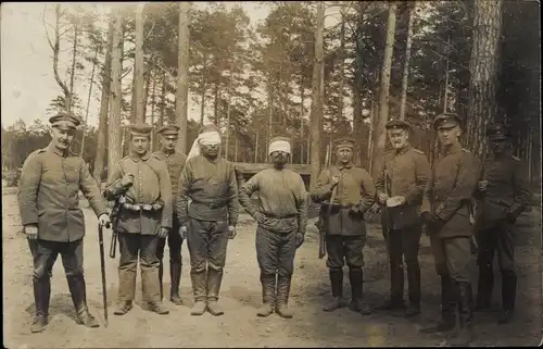 Foto Ak Smorgon Smarhon Weißrussland, Deutsche Soldaten in Uniformen, Kriegsgefangene, I WK