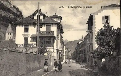 Ak Saint Maurice Kanton Wallis, Straßenpartie im Ort