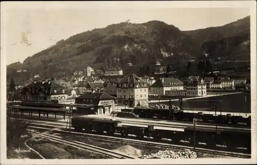 Ak Wattwil Kanton St. Gallen, Bahnhof, Gleisseite, Stadtansicht